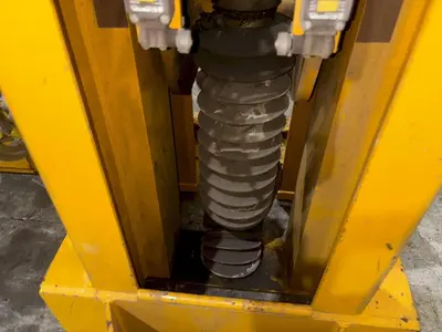 (4) 20 TON (160,000 LBS TOTAL) RAILWAY / NEUERO HEAVY DUTY MOBILE VERTICAL LIFT JACKS: YOBRO #24229