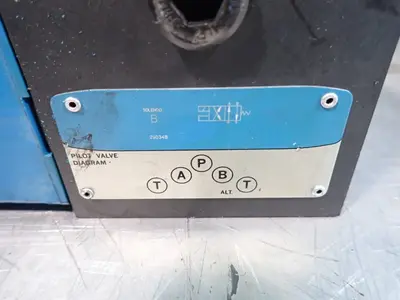 USED VICKERS PA4DG4S4LW012AH60S558