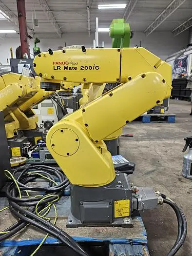 Used 2011 FANUC LR MATE 200IC Robots Ohio US | Six Axis Solutions #397800