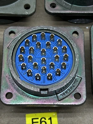 NEW Amphenol 3102A-28