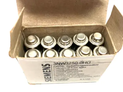 USED SIEMENS SENTRON CYLINDRICAL FUSE, SLOW-BLOW, 25A