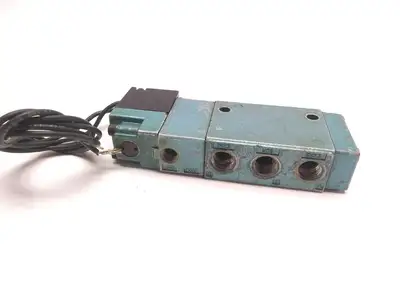 USED MAC SOLENOID VALVE WITH PME-611BAAA 24VDC COIL