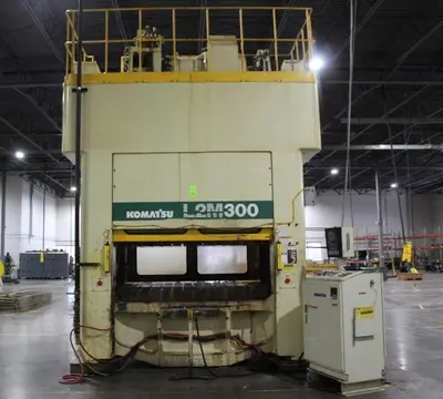 1999 KOMATSU L2M300-3BM Stamping Press | Levy Recovery Group (1)