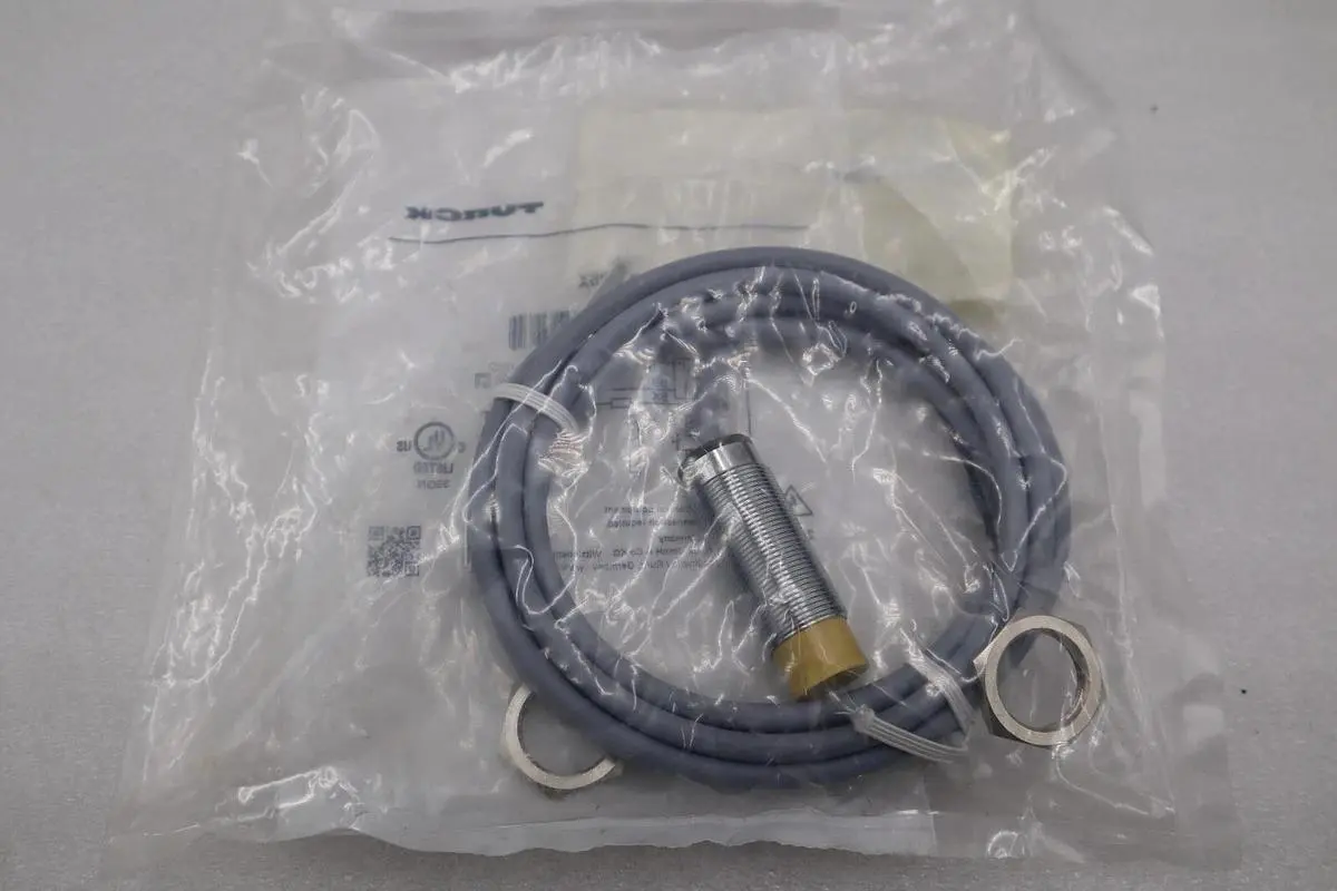 **NEW** TURCK INDUCTIVE SENSOR Ni12-U-M18-AP6X (1645100) STOCK G981A