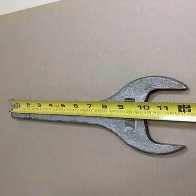 USED METAL FABRICATOR 339 568 A