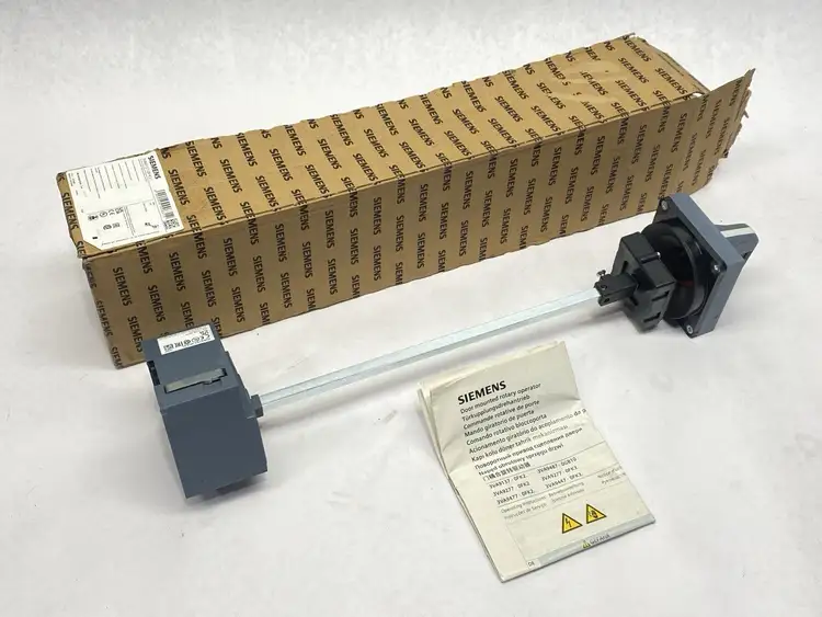 Used SIEMENS DOOR MOUNTED ROTARY OPERATOR DAMAGED CASE Circuit Breaker Parts Michigan US | Maverick Industrial Sales #1090438