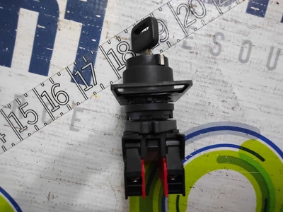 USED ALLEN BRADLEY 800E-3X01