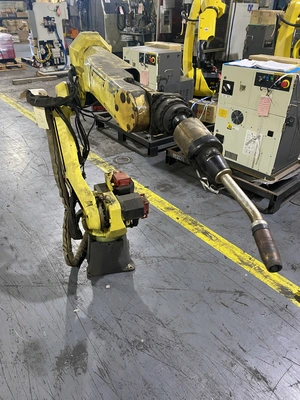 USED FANUC ArcMate 100iC/6L + R-30iB