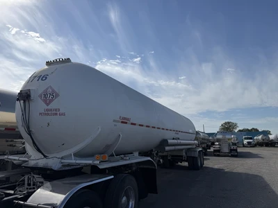 Used 1970 LUBBOCK _UNKNOWN_ Tanker Trailers Indiana US | Lakeshore Equipment Sales #1546595