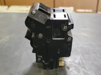 125 Amp, 2 Pole, 120/240 volts Circuit Breaker