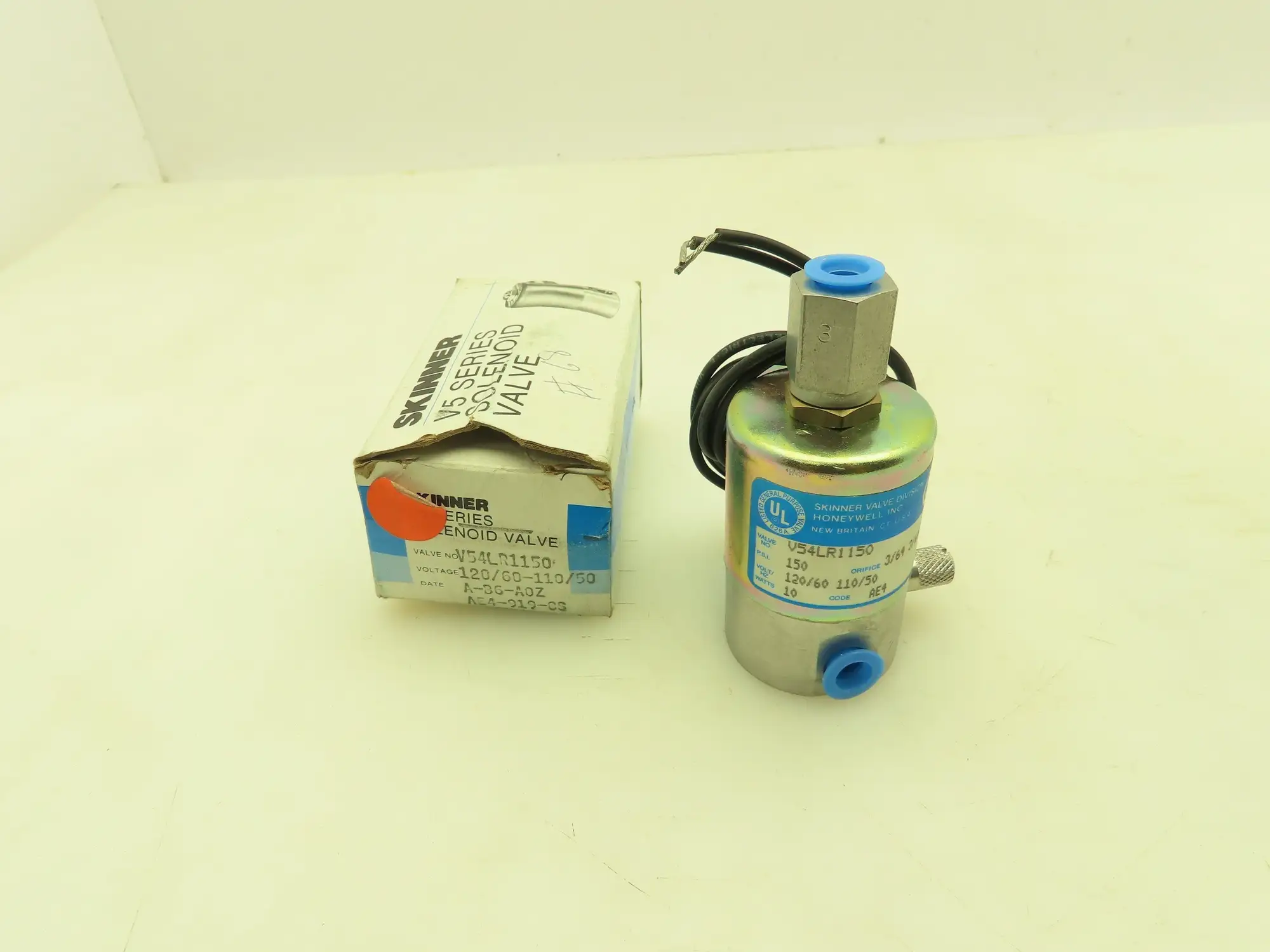 Honeywell Skinner V54LR1150 Solenoid Valve 3-Way NC 120V 150 PSI 1/8" NPT