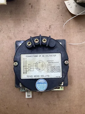 Toyo Keiki Voltmeter Volt Meter NH-163; 300/5A