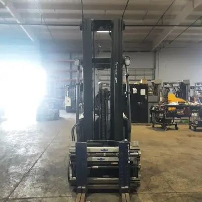USED 2019 CROWN FC5225-60