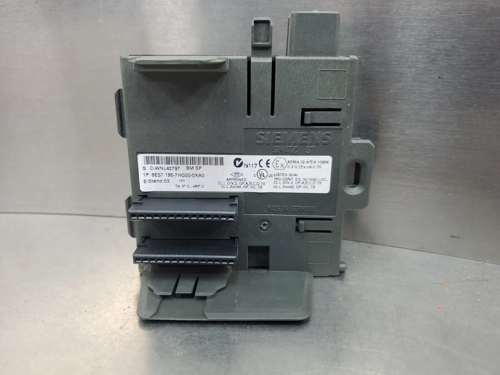 Siemens SIMATIC S7 6ES7 195-7HG00-0XA0 Bus Module. 3E-20