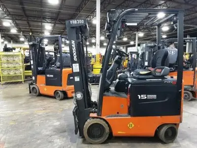 USED 2019 DOOSAN BC15S-5