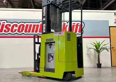 USED 1994 CLARK NP30