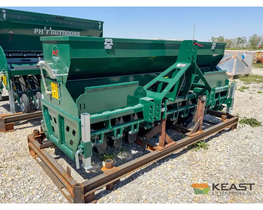 Used PH OUTDOORS _UNKNOWN_ Food Plot Seeders Iowa US | Keast Enterprises #1360437