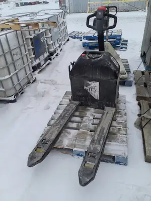 BLUE GIANT 4000lbs Electrical Pallet Jack EPJ-40 (As-Is)