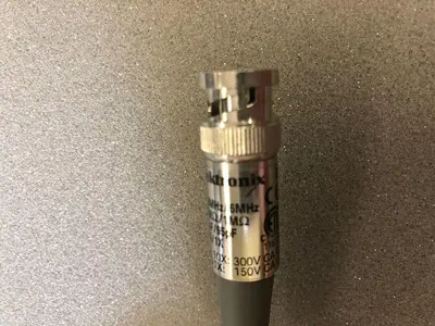 TEKTRONIX P2200