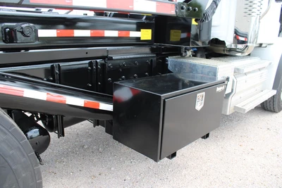 New | in-Stock 2027 WESTERN STAR 47X Hooklifts & Roll-Offs Texas US | Roll Off Truck World #1492010