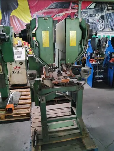 Used MILFORD 91 Riveters CA | B & B RIVET MACHINE #746473