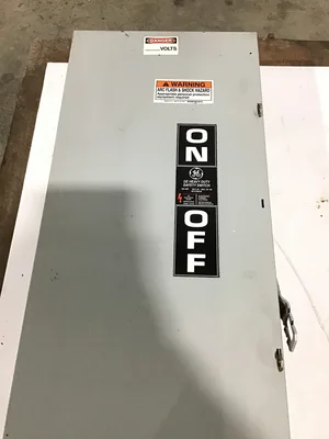 GE TH3364 model 10 200 Amp Heavy Duty Safety Switch