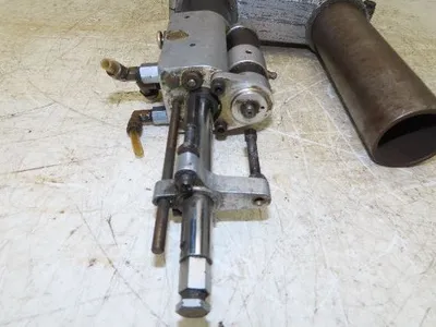 Desoutter AFD 5000 Pneumatic Auto Feed Drill Unit Double Drill Head Type THA