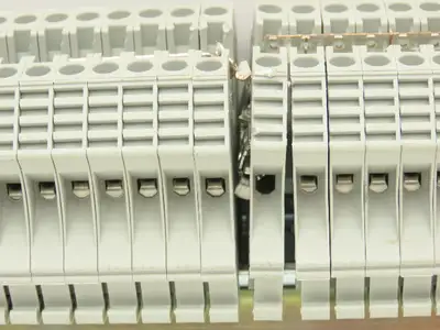 Allen Bradley 1492-J4 Terminal Block With 2 DIN Rails 600V Lot of 119