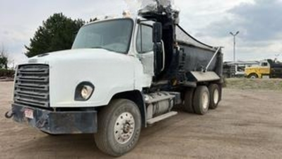USED 2015 Freightliner 114SD