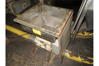 MAC RV-102 Rotary Airlock Valve with Hopper
