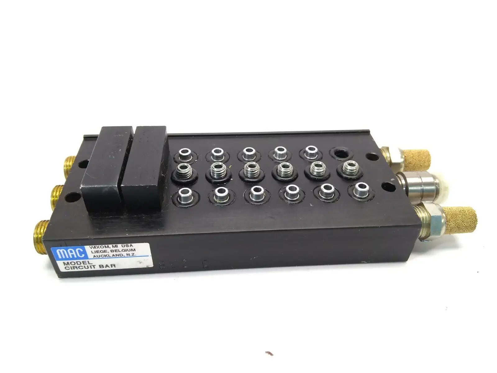 18 Port | Mac Valves Circuit Bar - For Parts Or Not Working