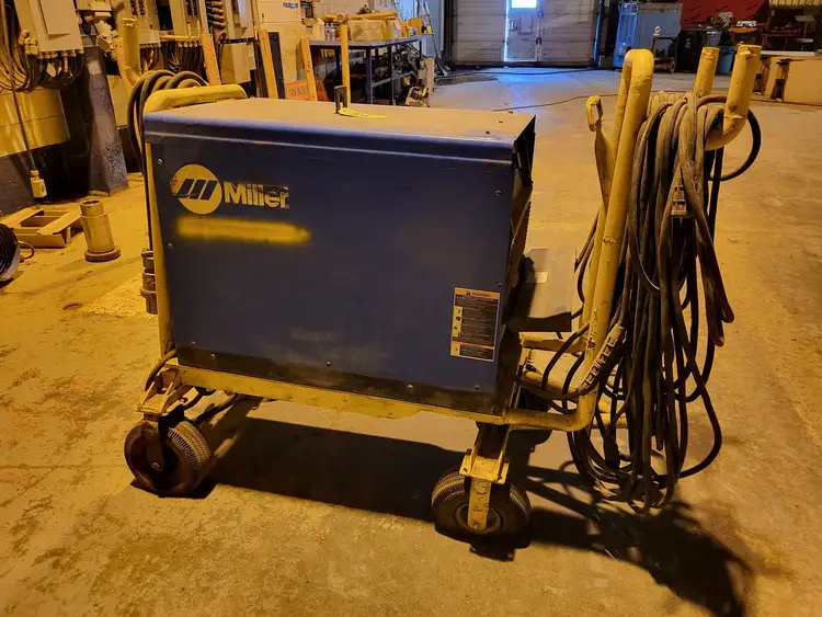 Used MILLER DIMENSION 652 Welding Machinery (Other) British Columbia CA | Lenmark #237611