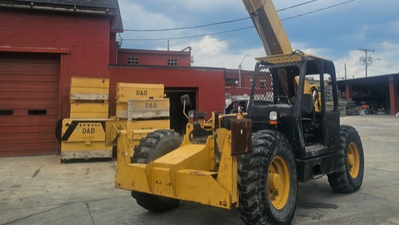 USED 2000 Caterpillar TH83