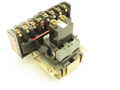 Square D LL0 60 Lighting Contactor 600VAC 20A 250VDC Max Coil-120V
