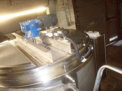 1,700 L S/S Electrically Heated Jacketed Cooker Tank