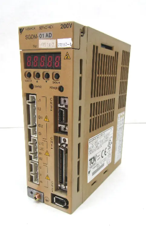 Used YASKAWA SGDM-01AD Servo Drives | Industrial Parts R Us Inc. #359487