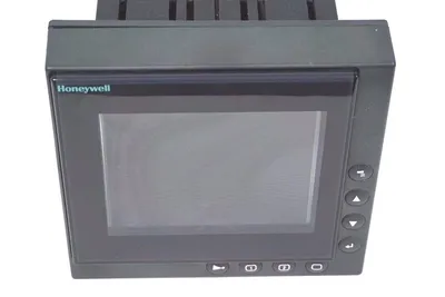 USED HONEYWELL 031020-B0-000-0-0E00-0W CONTROLLER 031020B000000E000W