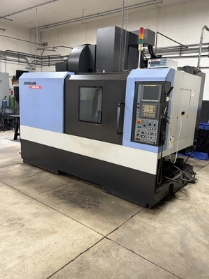 Used 2009 DOOSAN DNM 500 Vertical Machining Centers Illinois US | Revelation Machinery #1540092