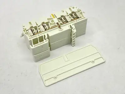 ZDU 2,5/4AN WS | Weidmuller  Feed-Through Terminal Block White 1683480000 LOT OF 6 - Used