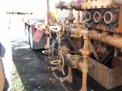 USED 1980 FORD 8000 TANDEM AXLE OILFIELD PUMP / KILL TRUCK