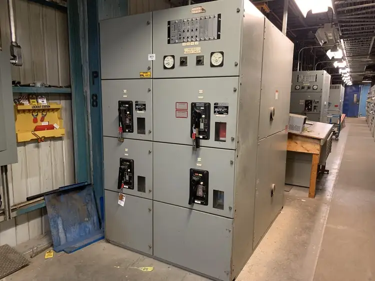 Used FEDERAL PIONEER 02877-A4-88 Circuit Breakers British Columbia CA | Lenmark #248991