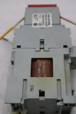 ALLEN BRADLEY 700-CF310Z* SER. A RELAY COIL WITH AB 100S-F SER. B STOCK L-163-A
