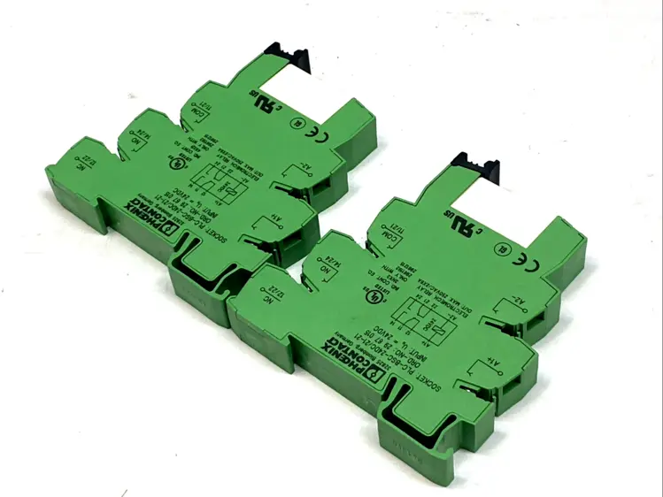 Used PHOENIX CONTACT RELAY BASE 2CO 6A 250V 24VDC 2961192 LOT OF 2 Relays & Switches | Maverick Industrial Sales #1102267
