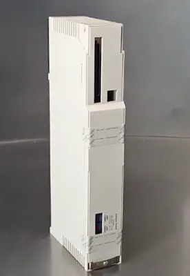 Schneider 140 NOM 211 00 MODBUS PLUS TSX QUATUM. Loc3B13