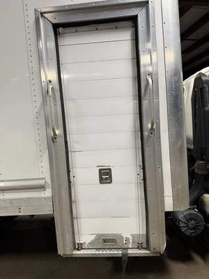 Used 2014 ISUZU NPR-HD 18' BOX TRUCK Box trucks Ohio US | Miedema Asset Management Group #1709401