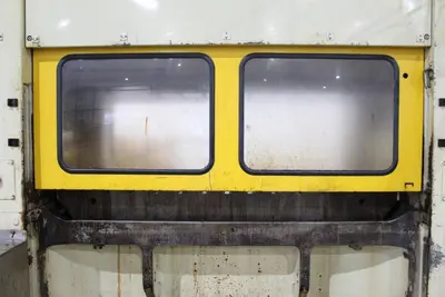 1999 KOMATSU L2M300-3BM Stamping Press | Levy Recovery Group (25)