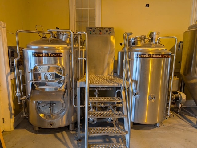 Used _UNKNOWN_ _UNKNOWN_ Brewing Equipment Indiana US | Brewhouse Equipment Group #1313136