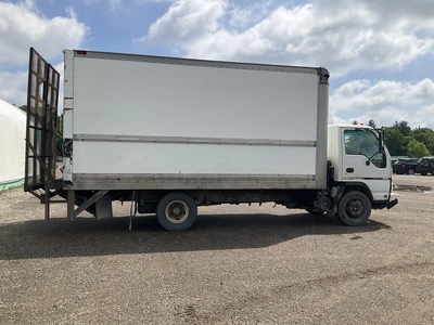 USED 2006 GMC W4500