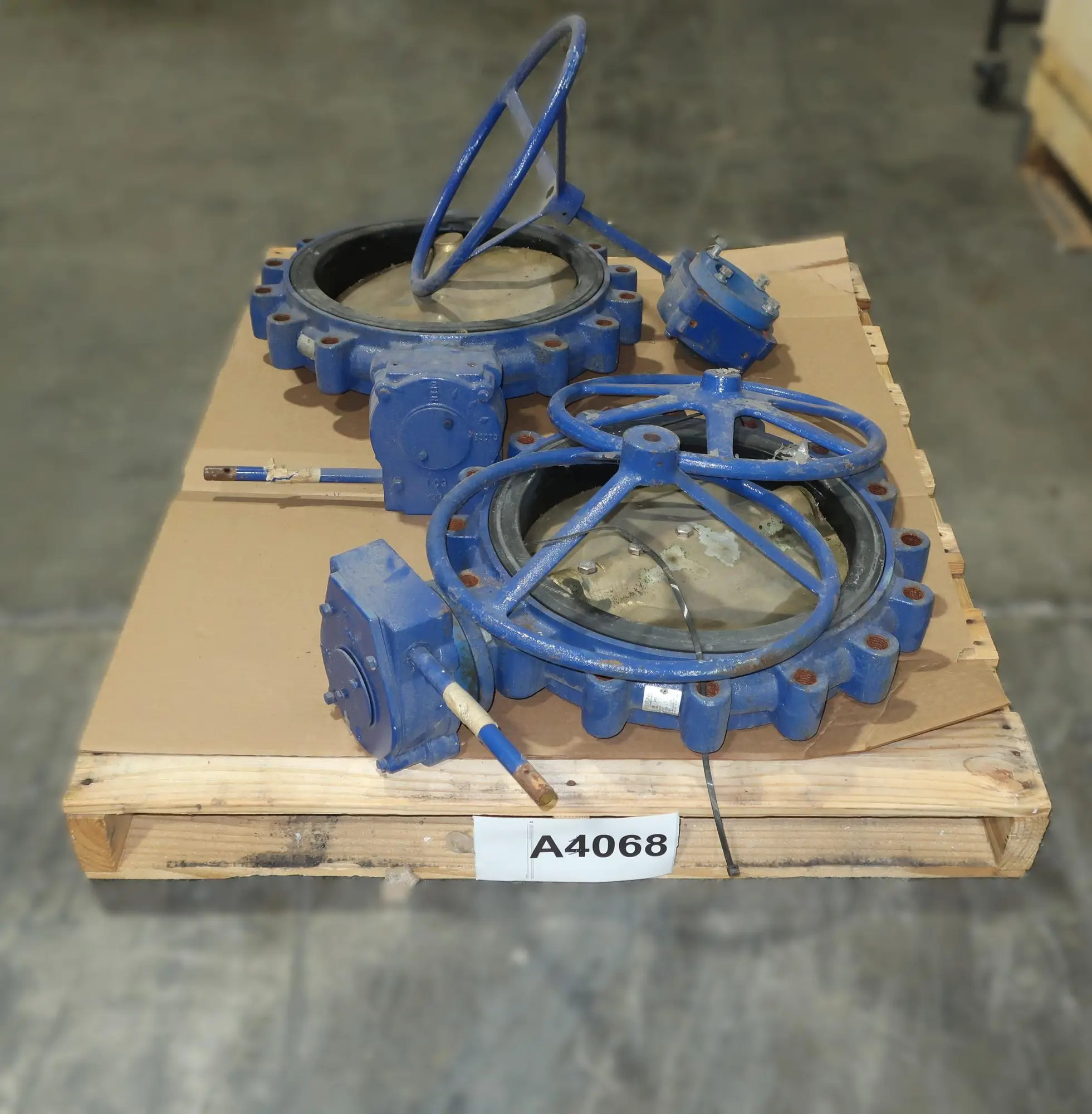 LOT OF 2 BUTTERFLY VALVES, KEYSTONE