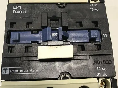 USED TELEMECANIQUE LP1D4011